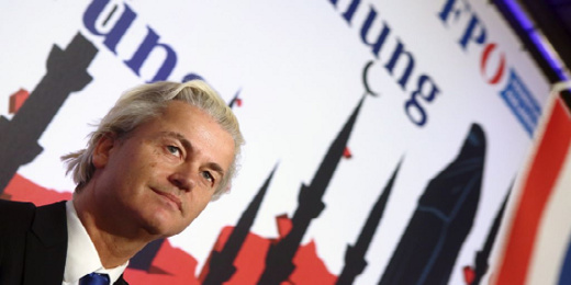 استنفار أمني في أربعة مساجد بعد فوز فيلدرز في الانتخابات الهولندية استنفار أمني في أربعة مساجد بعد فوز فيلدرز في الانتخابات الهولندية