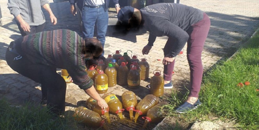 ضبط طنين من الزيوت المغشوشة ضبط طنين من الزيوت المغشوشة