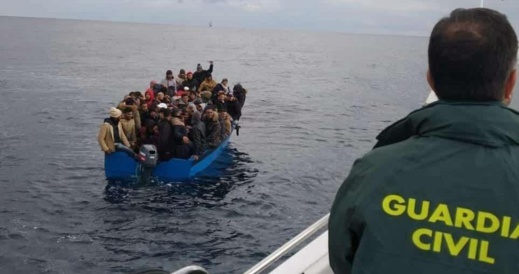 ضمنم قاصران.. الحرس المدني الإسباني يوقف 18 مهاجرا مغربيا بغرناطة ضمنم قاصران.. الحرس المدني الإسباني يوقف 18 مهاجرا مغربيا بغرناطة