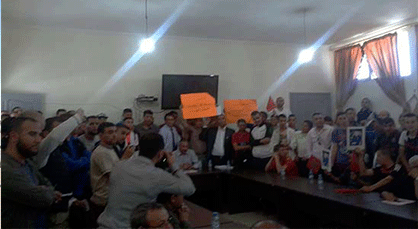 شباب آيت شيشار يحتجون خلال دورة أبريل ومجلس الجماعة يرفع الجلسة