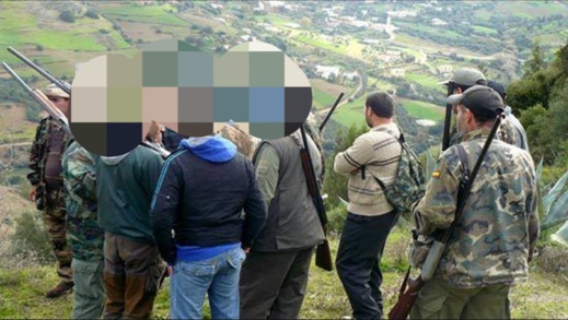 هددهم بالقتل ببندقية صيد.. حراس القنص بالشرق يوقفون مخالفا لقانون الصيد هددهم بالقتل ببندقية صيد.. حراس القنص بالشرق يوقفون مخالفا لقانون الصيد