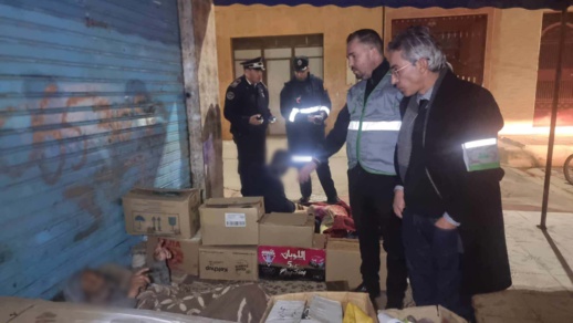 عمالة الناظور تنظم حملة إنسانية لجمع وإيواء المشردين عمالة الناظور تنظم حملة إنسانية لجمع وإيواء المشردين