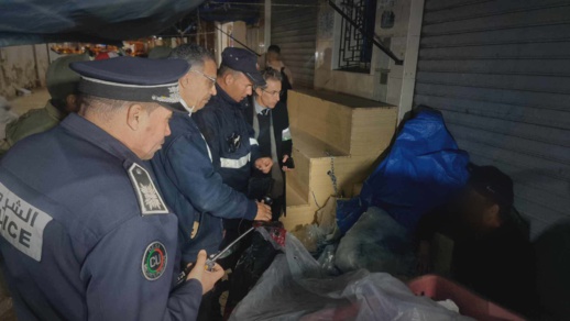 عمالة الناظور تنظم حملة إنسانية لجمع وإيواء المشردين عمالة الناظور تنظم حملة إنسانية لجمع وإيواء المشردين