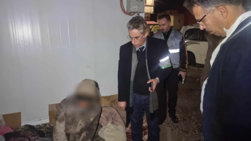 عمالة الناظور تنظم حملة إنسانية لجمع وإيواء المشردين عمالة الناظور تنظم حملة إنسانية لجمع وإيواء المشردين