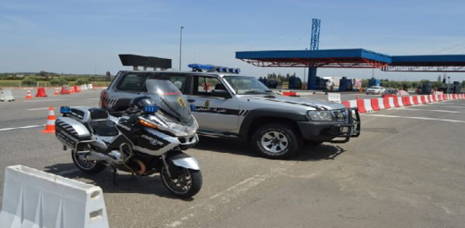 أحدهم من الحسيمة.. عناصر الشرطة القضائية توقف دركيين متلبسين ببيع الكوكايين أحدهم من الحسيمة.. عناصر الشرطة القضائية توقف دركيين متلبسين ببيع الكوكايين