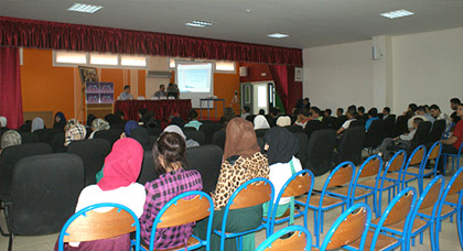 جمعية "عروي 24" في يوم دراسي حول تحديات وأفاق الإعـلام الإلـكتروني بالعروي‎