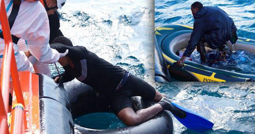 انطلق من المغرب وغرق صديقه.. وصول مهاجر إلى إسبانيا على متن عجلة مطاطية انطلق من المغرب وغرق صديقه.. وصول مهاجر إلى إسبانيا على متن عجلة مطاطية