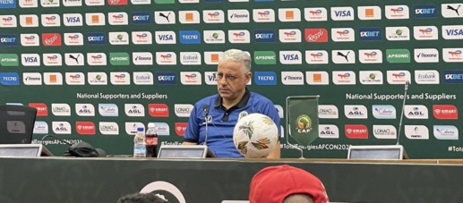 بعد اتهامه الجامعة بالكولسة.. مدرب تنزانيا يعدل عن تصريحاته المسيئة بعد اتهامه الجامعة بالكولسة.. مدرب تنزانيا يعدل عن تصريحاته المسيئة