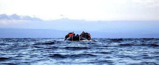 توقيف شخصين لارتباطهما بشبكة لتنظيم الهجرة السرية والاتجار بالبشر في الحسيمة توقيف شخصين لارتباطهما بشبكة لتنظيم الهجرة السرية والاتجار بالبشر في الحسيمة