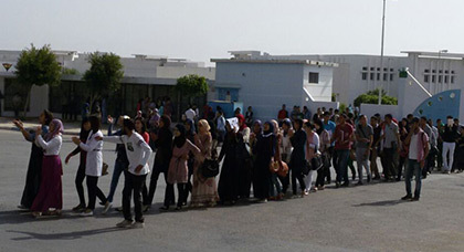 مسيرة احتجاجية للطلبة بسبب "تحرش" أستاذ بطالبة ونقابة الأساتذة توضح
