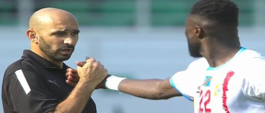 بعد اتهامه بالعنصرية.. الركراكي يكشف تفاصيل التوتر بينه وبين لاعب الكونغو الديموقراطية بعد اتهامه بالعنصرية.. الركراكي يكشف تفاصيل التوتر بينه وبين لاعب الكونغو الديموقراطية