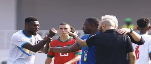 "الكاف" يفتح تحقيقا في أحداث مباراة المغرب والكونغو الديمقراطية "الكاف" يفتح تحقيقا في أحداث مباراة المغرب والكونغو الديمقراطية