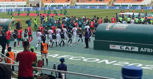 الكاف تعاقب الجامعة الملكية بغرامتين ماليتين وهذه قيمتهما الكاف تعاقب الجامعة الملكية بغرامتين ماليتين وهذه قيمتهما