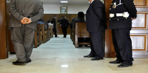 القضاء بالحسيمة يوزع 45 سنة حبسا نافذا في حق هؤلاء القضاء بالحسيمة يوزع 45 سنة حبسا نافذا في حق هؤلاء