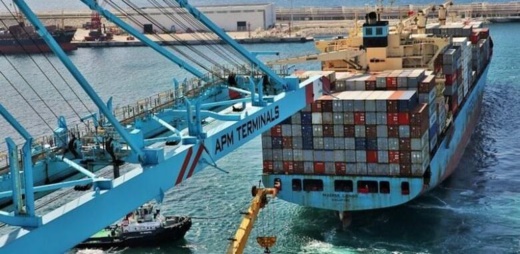 منع استيراد السلع الخاضعة لإعادة الشحن من الموانئ المغربية.. الجزائر تتراجع عن القرار منع استيراد السلع الخاضعة لإعادة الشحن من الموانئ المغربية.. الجزائر تتراجع عن القرار