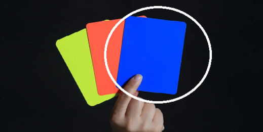 بعد الصفراء والحمراء.. البطاقة الزرقاء في ملاعب كرة القدم بعد الصفراء والحمراء.. البطاقة الزرقاء في ملاعب كرة القدم