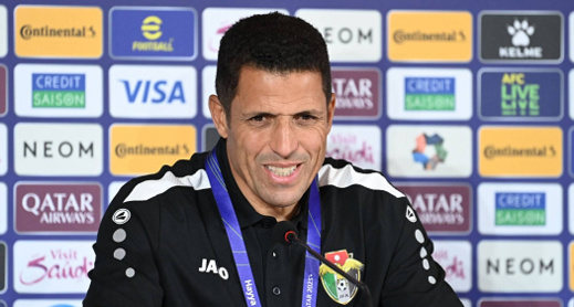 قبل مباراة النهاية ضد قطر.. مفاجأة مدوية بخصوص راتب عموتة مع منتخب الأردن قبل مباراة النهاية ضد قطر.. مفاجأة مدوية بخصوص راتب عموتة مع منتخب الأردن