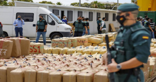 تحالف جديد بين المغرب وإسبانيا لمواجهة تجار المخدرات تحالف جديد بين المغرب وإسبانيا لمواجهة تجار المخدرات