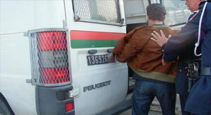 إيقاف شخص بحوزته 501 قرص طبي مخدر وآخر بحوزته 180 سيجارة محشوة بالكيف إيقاف شخص بحوزته 501 قرص طبي مخدر وآخر بحوزته 180 سيجارة محشوة بالكيف