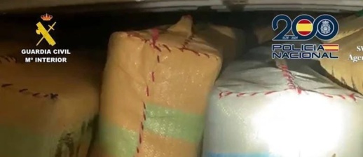 الأمن الإسباني يفكك شبكة متخصصة في تهريب المخدرات من المغرب