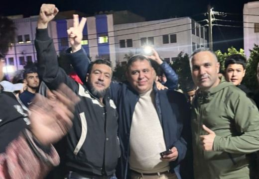 حزب الجرار يفوز بثلاثة مقاعد من أصل أربعة في بني بوغافر القلعة الانتخابية للبرلماني أبركان حزب الجرار يفوز بثلاثة مقاعد من أصل أربعة في بني بوغافر القلعة الانتخابية للبرلماني أبركان