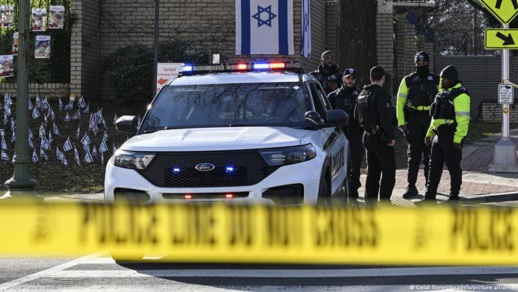 مصرع جندى أمريكي أضرم النار في جسده أمام السفارة الإسرائيلية بواشنطن مصرع جندى أمريكي أضرم النار في جسده أمام السفارة الإسرائيلية بواشنطن