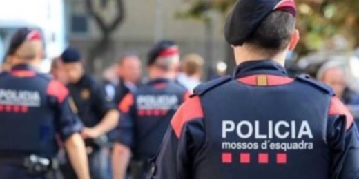 توقيف سيدة مغربية متورطة في سرقة مستودع شركة بإسبانيا توقيف سيدة مغربية متورطة في سرقة مستودع شركة بإسبانيا