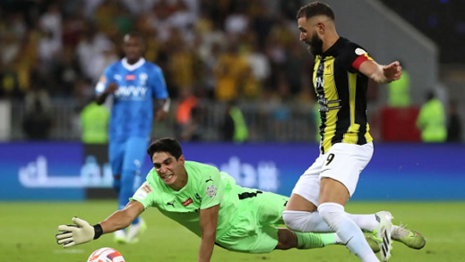 ياسين بونو يصدم بقرار غير متوقع من مدربه ياسين بونو يصدم بقرار غير متوقع من مدربه