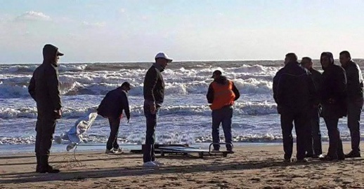 شاطئ بومحفوظ يلفظ جثة مهاجر غير نظامي