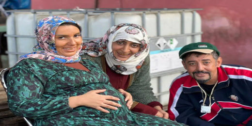 متسولين حقيقيين في مسلسل مغربي.. وبوطازوت تؤكد: يمتلكون سيارات أفضل من الممثلين متسولين حقيقيين في مسلسل مغربي.. وبوطازوت تؤكد: يمتلكون سيارات أفضل من الممثلين