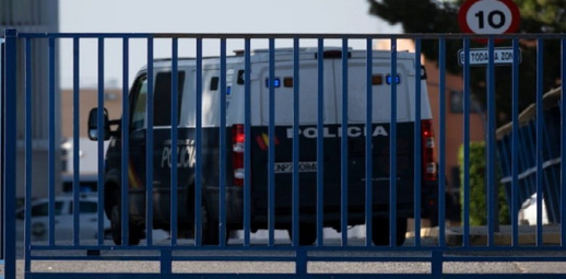 اعتقال مغربية حاولت "بيع" شقيقتها إلى مسن إسباني للاستغلال الجنسي اعتقال مغربية حاولت "بيع" شقيقتها إلى مسن إسباني للاستغلال الجنسي