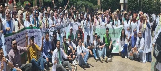 الممرضون يصعدون و يشلون المستشفيات ل 3 أيام الممرضون يصعدون و يشلون المستشفيات ل 3 أيام