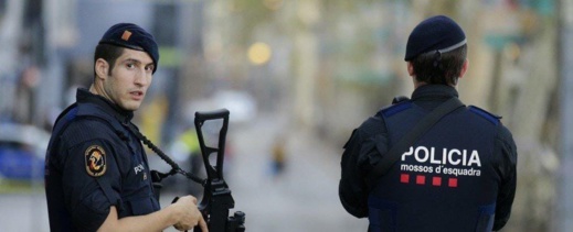 إسبانيا.. توقيف 3 أشخاص متورطين في غرق مغاربة على متن قارب للهجرة إسبانيا.. توقيف 3 أشخاص متورطين في غرق مغاربة على متن قارب للهجرة