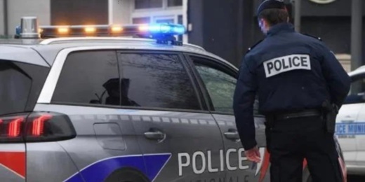 مصرع 6 أشخاص بعد اصطدام شاحنة بحاجز أمني بإسبانيا مصرع 6 أشخاص بعد اصطدام شاحنة بحاجز أمني بإسبانيا