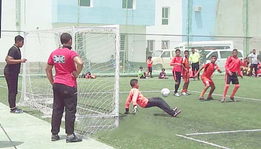 الطفل الناظوري الزيزاوي إلياس موهبة كروية واعدة تراقبها العيون الأجنبية الطفل الناظوري الزيزاوي إلياس موهبة كروية واعدة تراقبها العيون الأجنبية