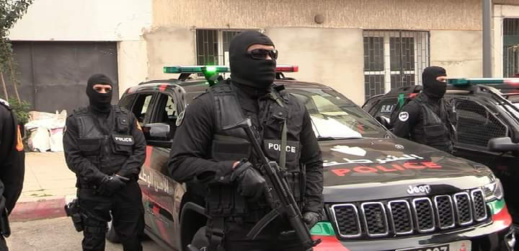 كوكايين وسلاح ناري.. الديستي والأمن يوقفان شخصان في عملية منسقة بالناظور كوكايين وسلاح ناري.. الديستي والأمن يوقفان شخصان في عملية منسقة بالناظور