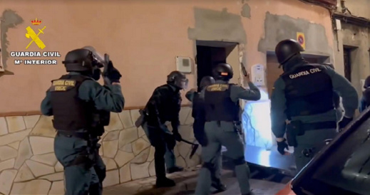 مكونة من مغاربة.. إسبانيا تفكك عصابة لتهريب المخدرات مكونة من مغاربة.. إسبانيا تفكك عصابة لتهريب المخدرات