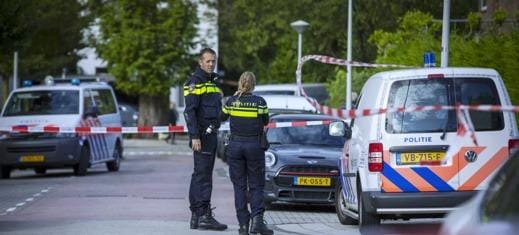 هولندا.. توقيف مشتبه فيه في حادث إطلاق نار قتل فيه شاب من الحسيمة هولندا.. توقيف مشتبه فيه في حادث إطلاق نار قتل فيه شاب من الحسيمة