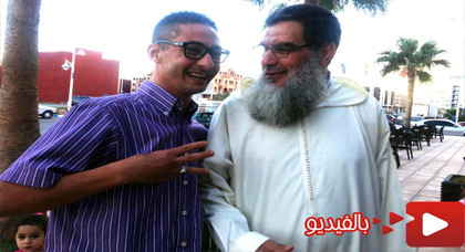 الفيزازي: أزول لا تضرني في شيء والأمازيغ لهم الحق في أن يتكلمو لغتهم الفيزازي: أزول لا تضرني في شيء والأمازيغ لهم الحق في أن يتكلمو لغتهم