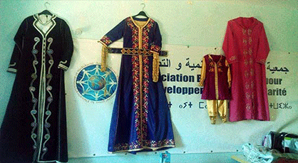 مستفيدات جمعية بني مرغنين يعرضن منتجاتهن في حفلة ختام السنة الدراسية مستفيدات جمعية بني مرغنين يعرضن منتجاتهن في حفلة ختام السنة الدراسية