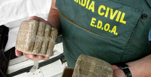 القبض على متورطين في تهريب الحشيش من المغرب إلى إسبانيا القبض على متورطين في تهريب الحشيش من المغرب إلى إسبانيا