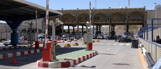 إحباط محاولة تهريب كمية كبيرة من الهواتف الذكية عبر معبر المدينة المحتلة إحباط محاولة تهريب كمية كبيرة من الهواتف الذكية عبر معبر المدينة المحتلة