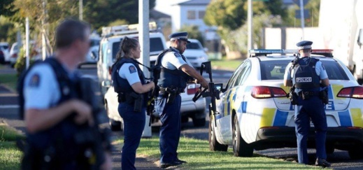 قبيل عيد الفطر.. شرطة النرويج تتسلح إثر تهديدات تستهدف المساجد قبيل عيد الفطر.. شرطة النرويج تتسلح إثر تهديدات تستهدف المساجد