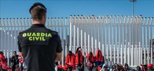 تفكيك شبكة لتهريب مهاجرين مغاربة إلى إسبانيا بعقود عمل وهمية