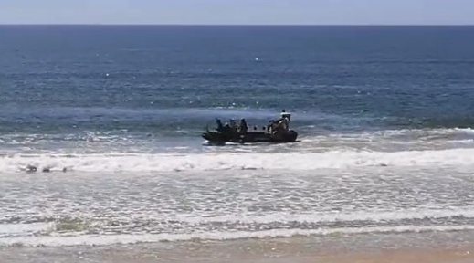 بالفيديو.. بطريقة تهريب "الحشيش" محاولة تهريب 600 كلغ من الكوكايين إلى إسبانيا والشرطة تتدخل بالفيديو.. بطريقة تهريب "الحشيش" محاولة تهريب 600 كلغ من الكوكايين إلى إسبانيا والشرطة تتدخل