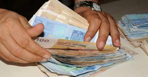 وكالات تحويل الأموال بالناظور: الإقبال يزداد إلى أكثر من الضعف قبل العيد وكالات تحويل الأموال بالناظور: الإقبال يزداد إلى أكثر من الضعف قبل العيد