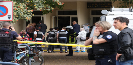 الصورة من حادث طعن سابق بفرنسا الصورة من حادث طعن سابق بفرنسا