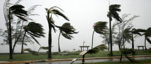 تحذير لمستعملي الطرق من خطر رياح قوية تحذير لمستعملي الطرق من خطر رياح قوية