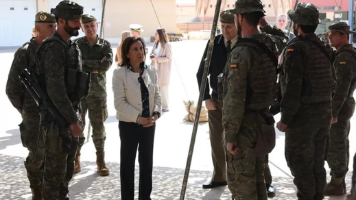 وزيرة الدفاع الإسبانية تزور مدينة مليلية المحتلة وزيرة الدفاع الإسبانية تزور مدينة مليلية المحتلة