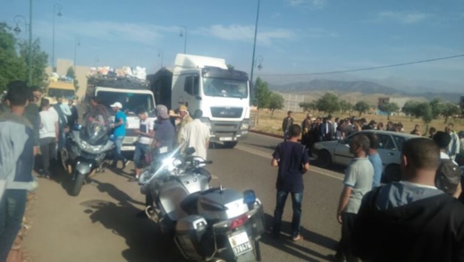 حادث مروع.. شاحنة تدهس دركيا أثناء تفتيش مركبة وترديه جثة هامدة حادث مروع.. شاحنة تدهس دركيا أثناء تفتيش مركبة وترديه جثة هامدة